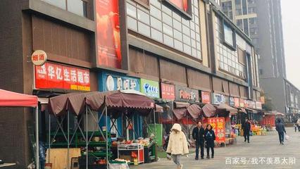 商鋪轉讓,小區門口第二間,租給超市。年租9萬